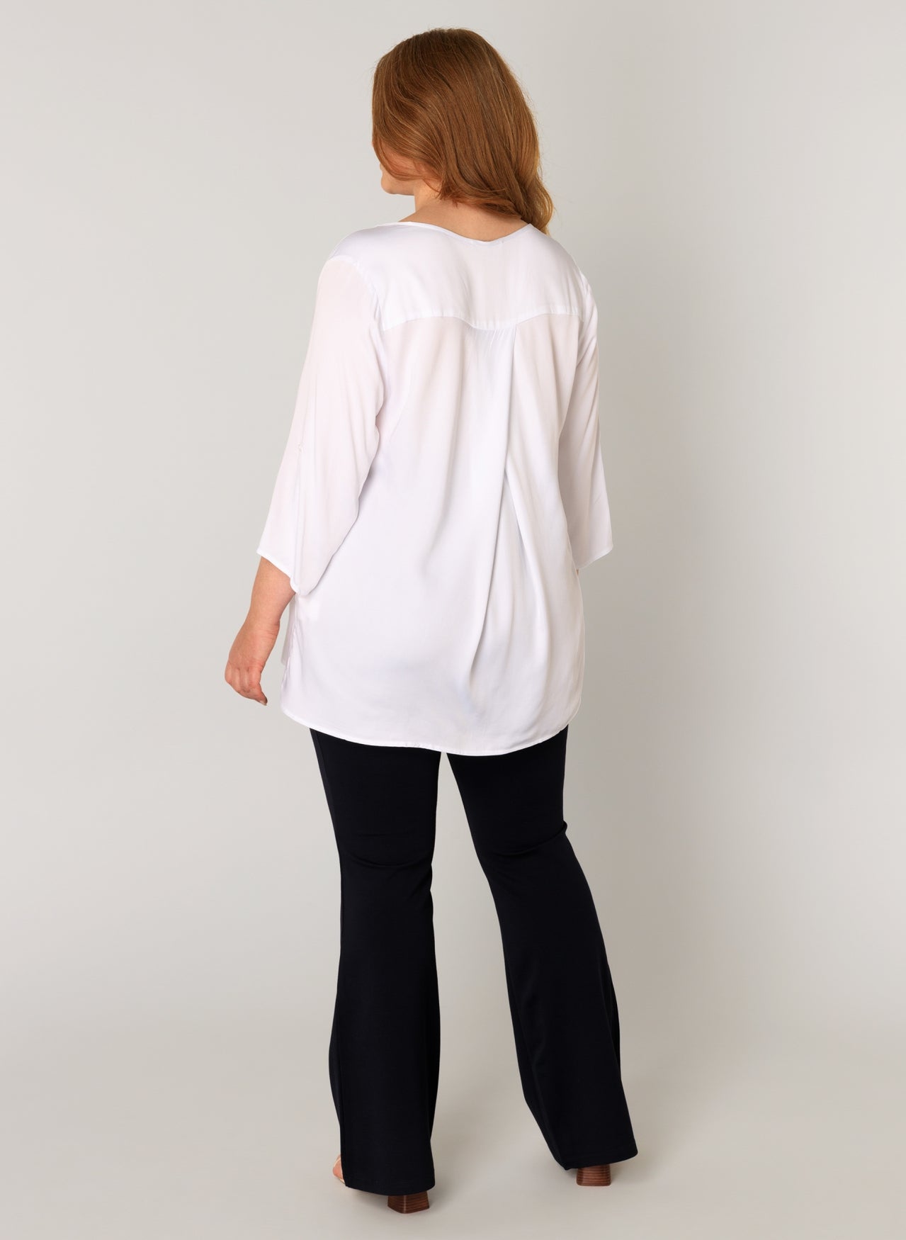 Yanina pusero valkoinen