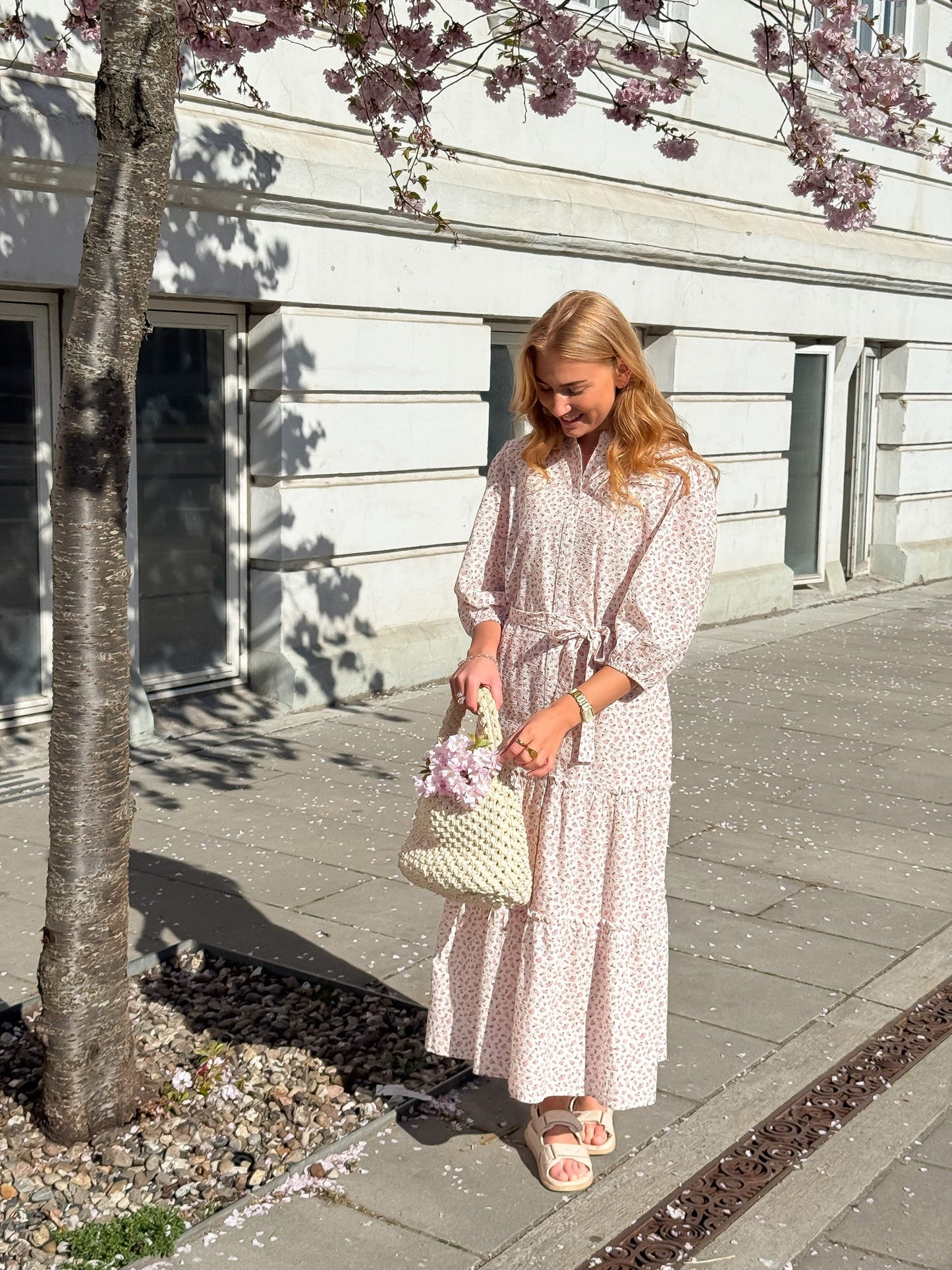 Kate pitkä kukkamekko