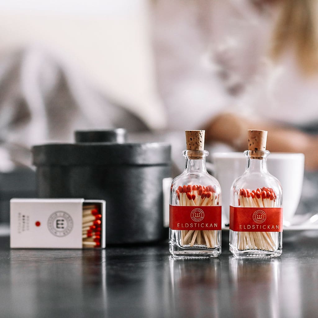 Eldstickan tulitikut, monta variaatiota