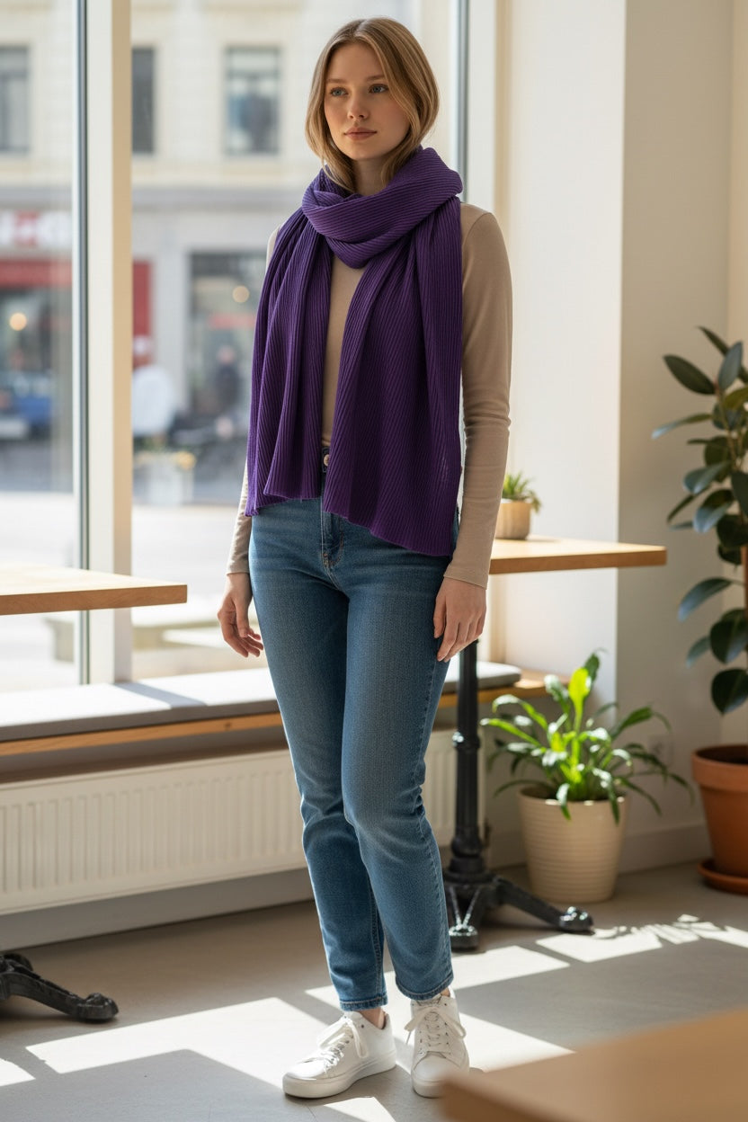 Soft Pleat huivi – kevyt ja monikäyttöinen