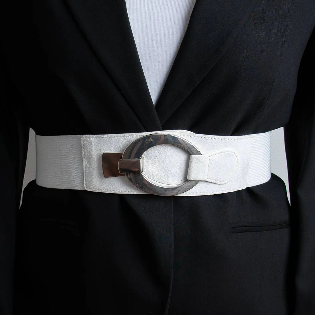 Elastinen vyö hopeasoljella