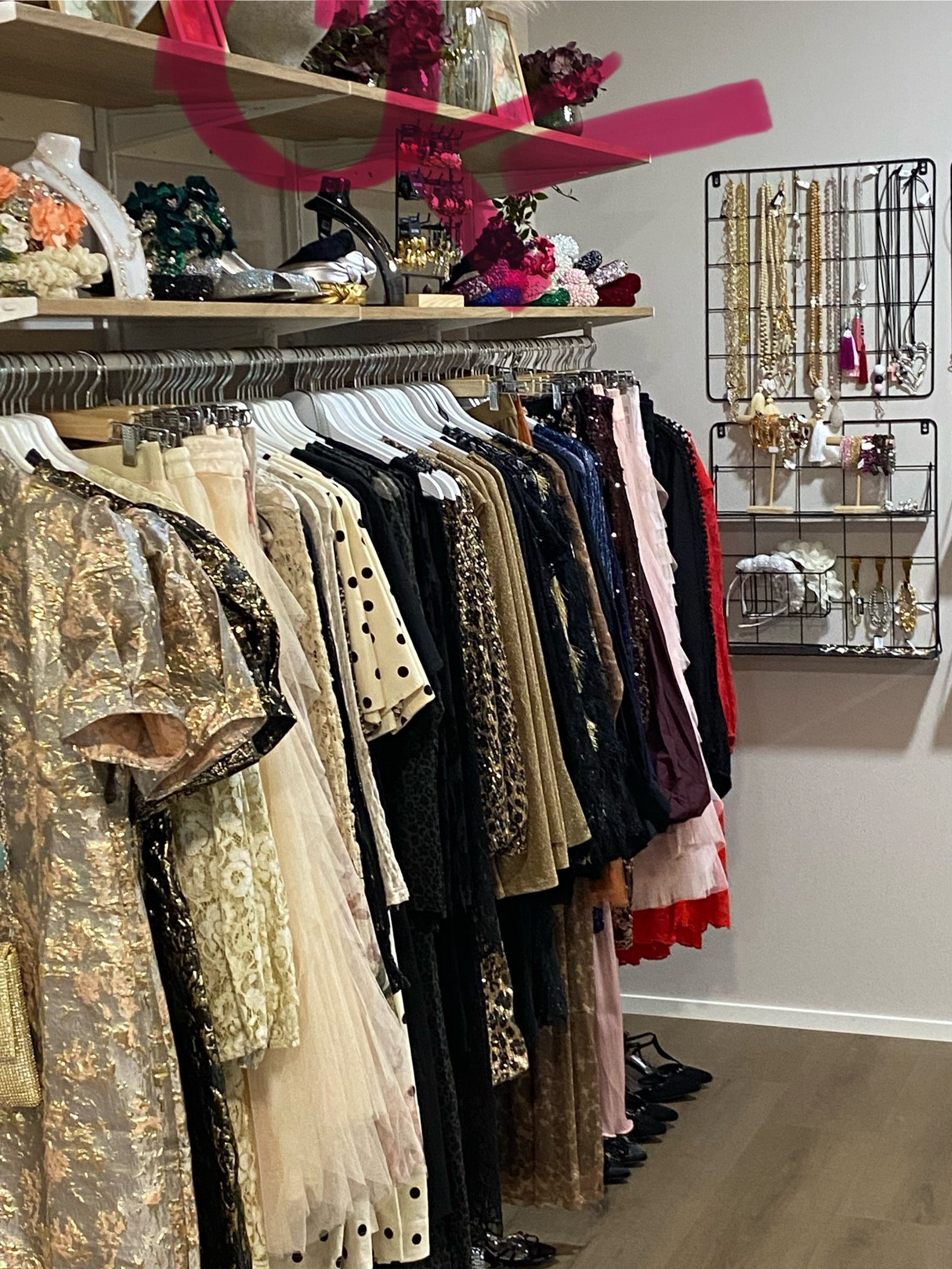 Uusi luku Shop by Tiinalle – tervetuloa uuteen liikkeeseemme