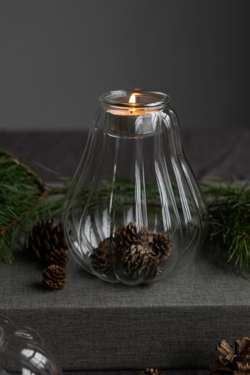 Lataa kuva 1. Koristeellinen kynttilänpidike