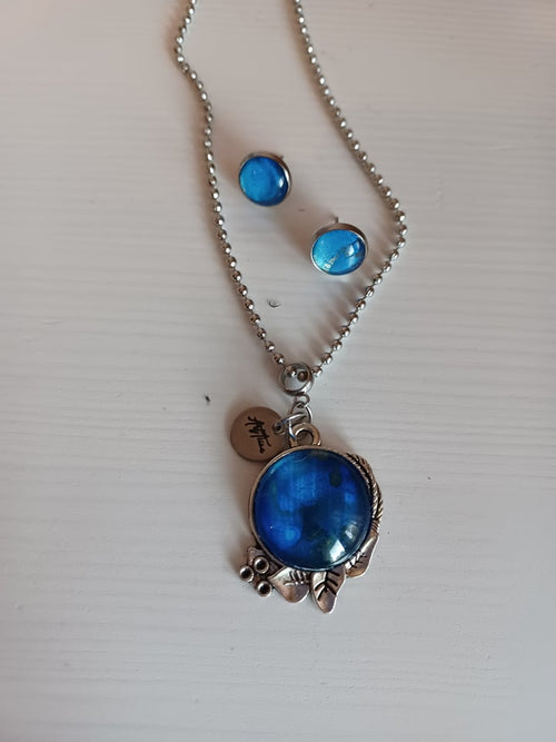 Lataa kuva 1. Köynnös korusetti 1