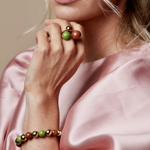 Lataa kuva 1. Brea-emalirannekaru