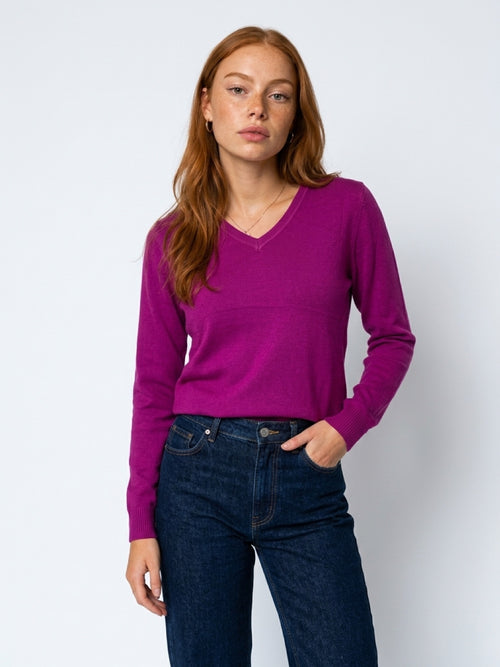 Lataa kuva 1. Viola V-neck – pehmeä neule