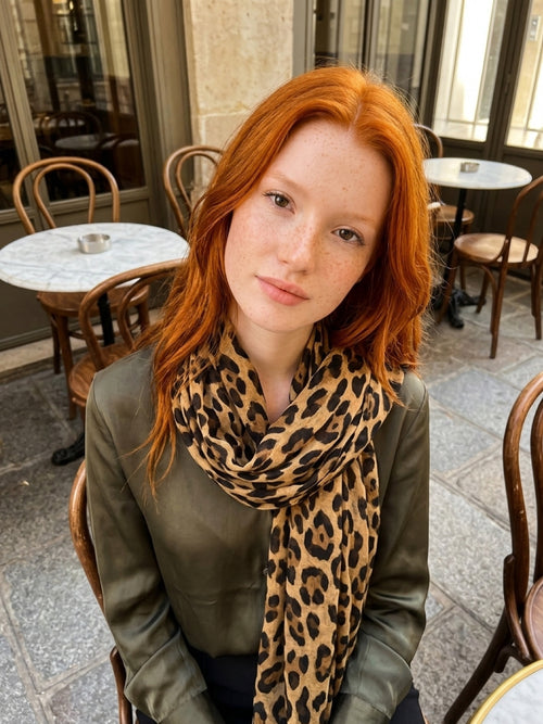 Lataa kuva 1. Martta Leo -huivi