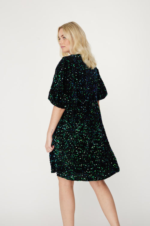 Lataa kuva 1. Silla Mekko