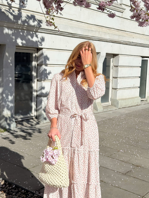 Lataa kuva 1. Kate pitkä kukkamekko