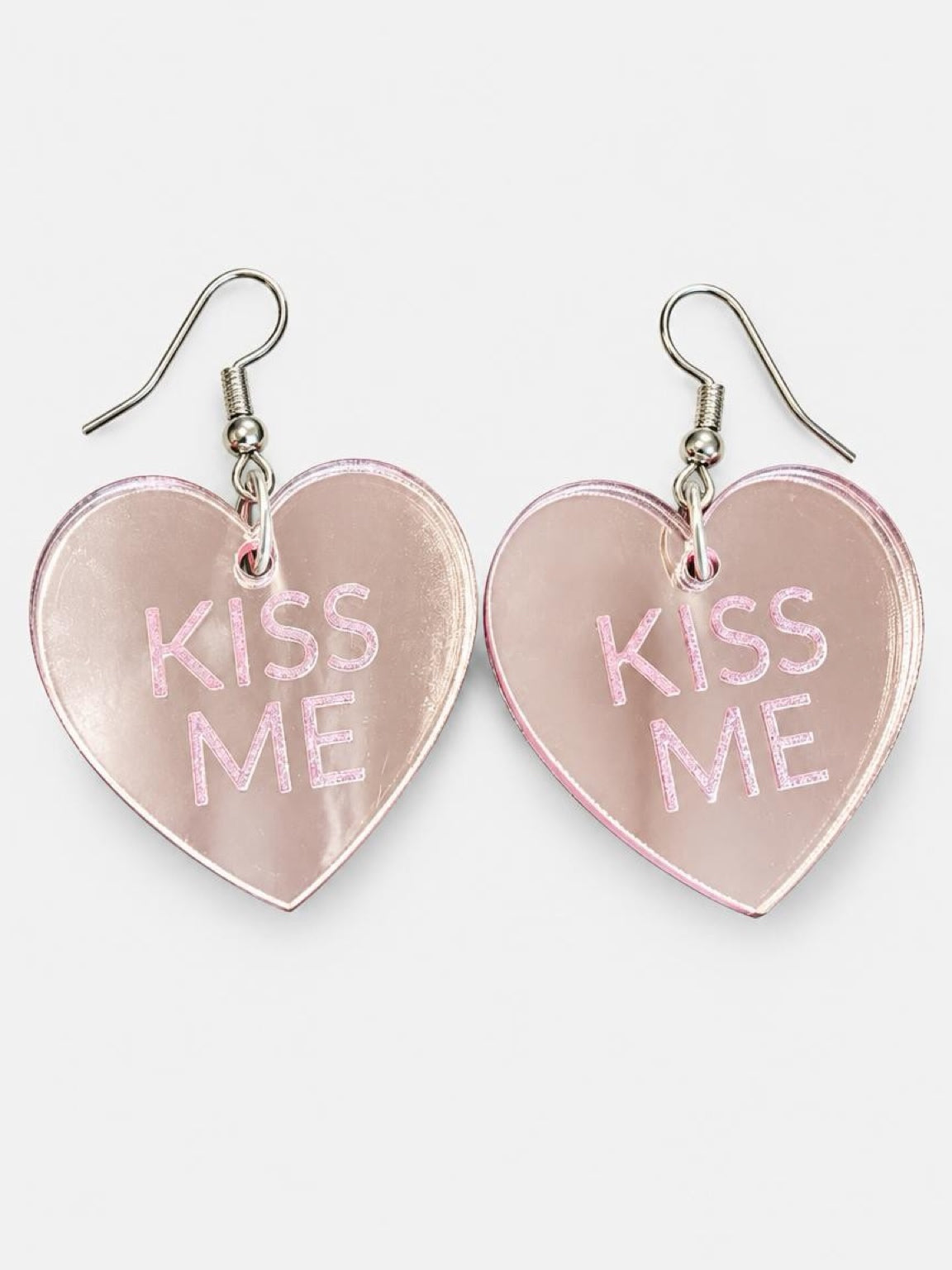 Kiss Me – Peiliakryylikorvakorut | ArtTiina