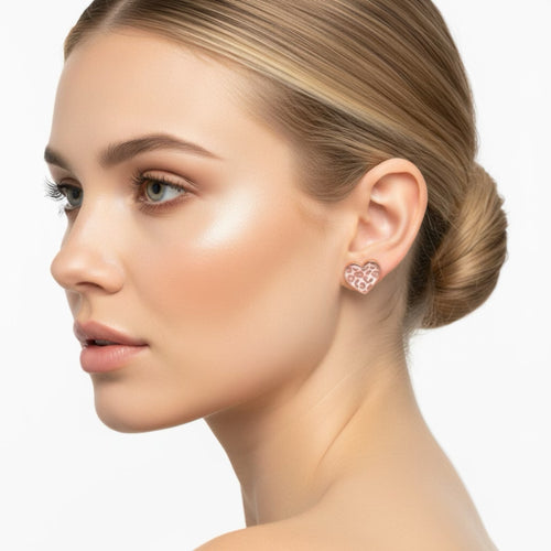 Lataa kuva 1. Sydänpantteri korvakoru