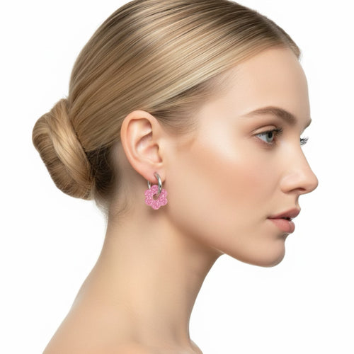 Lataa kuva 1. Helmiina kukkakorvakorut