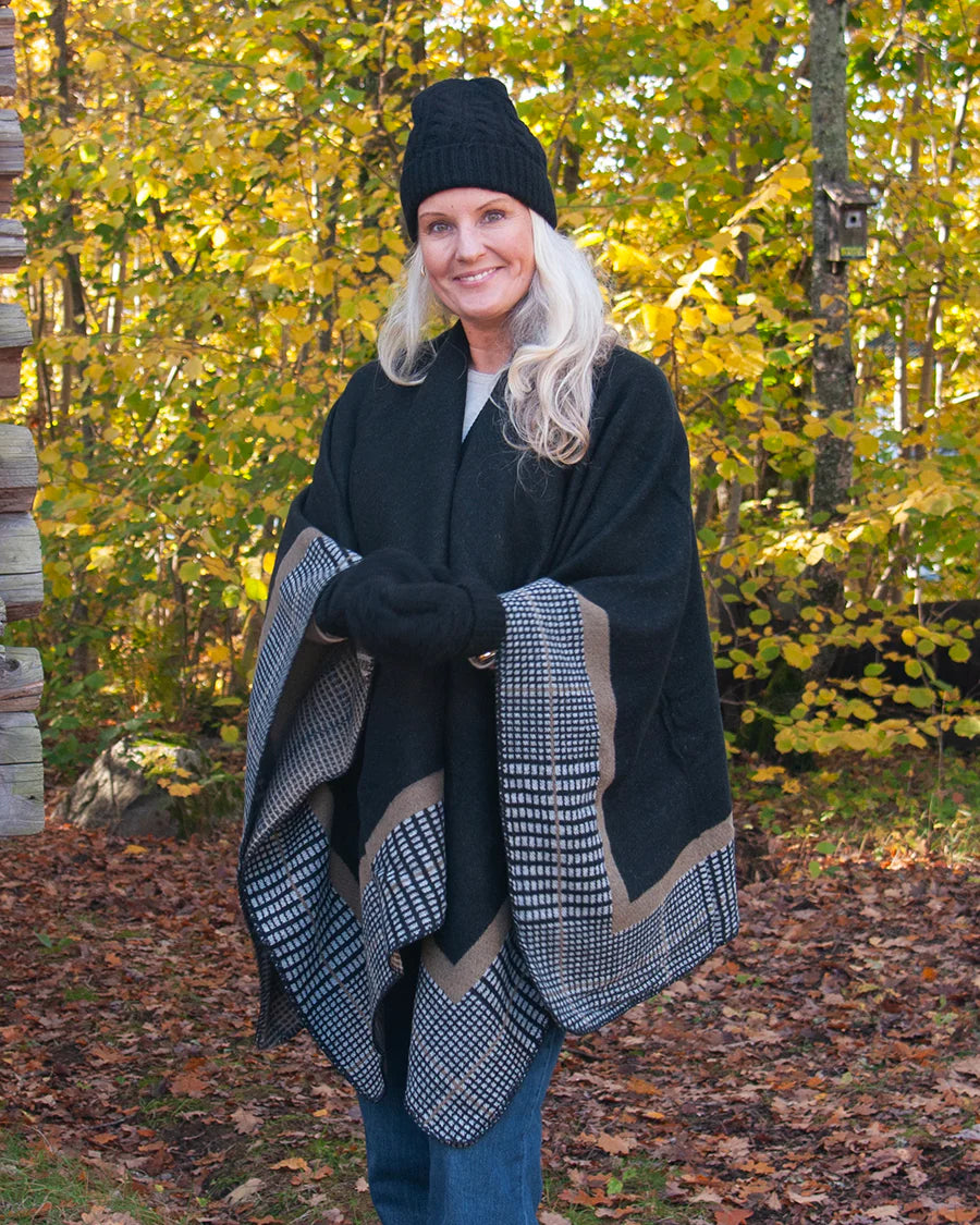 Poncho - kuosireunuksella