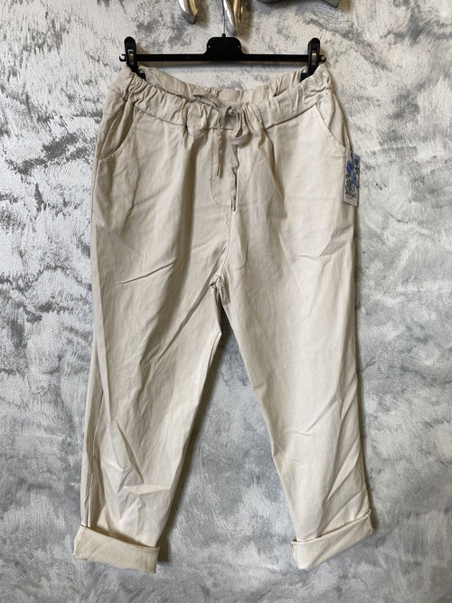 Lataa kuva 1. Anelma Plus One Size -housut
