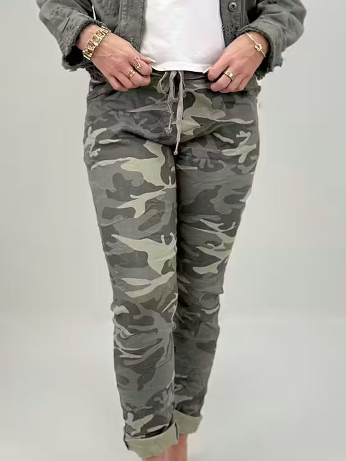 Lataa kuva 1. Monika housut army