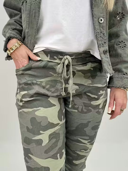 Lataa kuva 1. Monika housut army