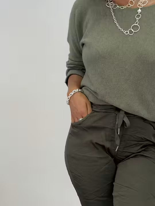 Superjoustavat housut useita värejä