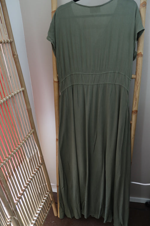 Lataa kuva 1. Allie mekko (oliivinvihreä)