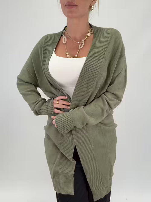 Lataa kuva 1. Edda neuletakki