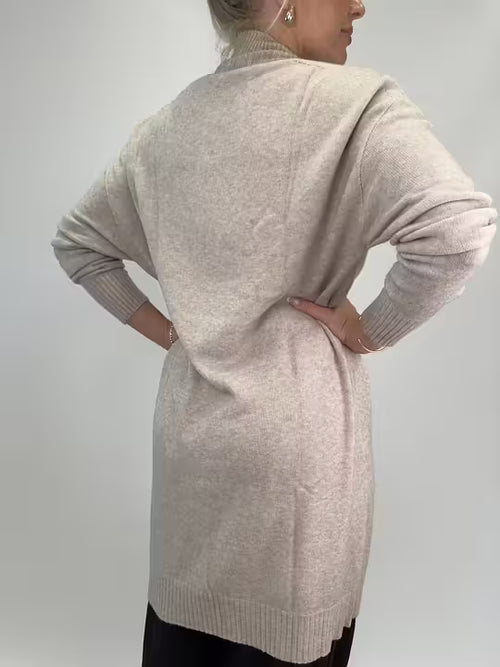 Lataa kuva 1. Edda neuletakki beige