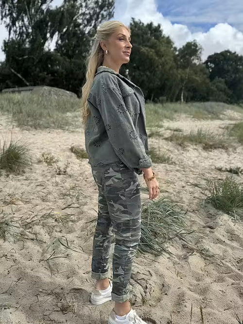 Lataa kuva 1. Monika housut army