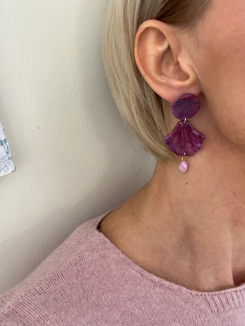 Lataa kuva 1. Aarre-korvakorut helmellä mustikka Kalajoki