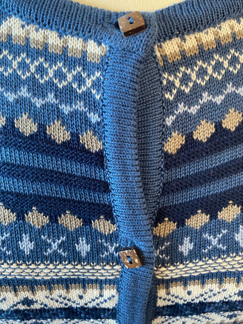 Lataa kuva 1. Jaquard neuletakki sininen