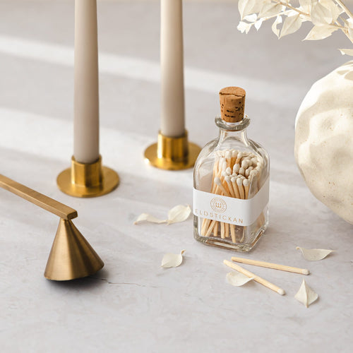 Lataa kuva 1. Eldstickan tulitikut, monta variaatiota