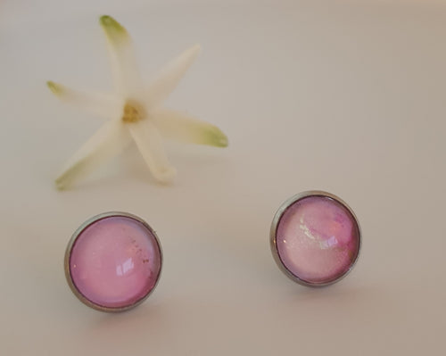 Lataa kuva 1. Milja-nappikorvikset 14 mm