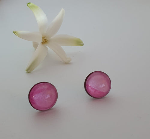 Lataa kuva 1. Milja-nappikorvikset 12 mm