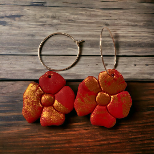 Lataa kuva 1. Lotta Korvakorut