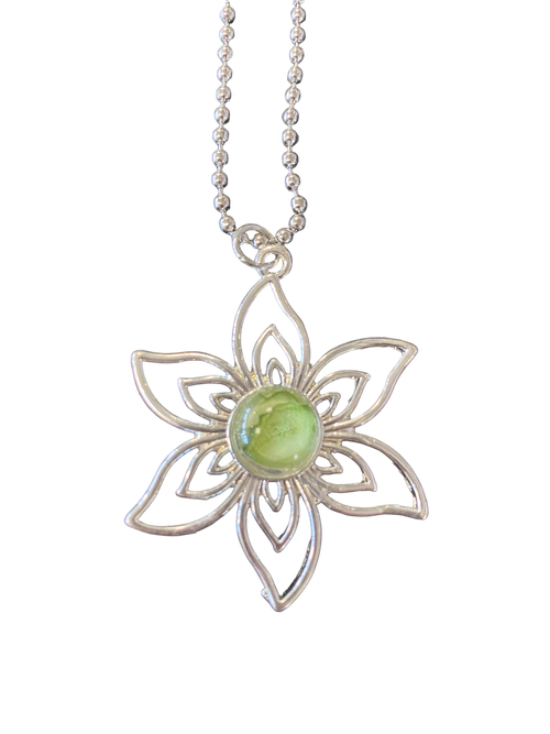 Lataa kuva 1. Tähti Kaulakoru, käsinmaalattu kivi