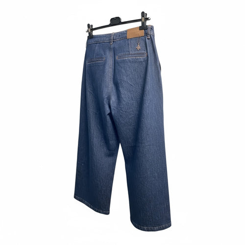 Lataa kuva 1. Leveälahkeiset farkut