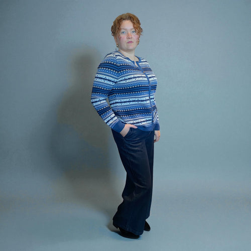 Lataa kuva 1. Jaquard neuletakki sininen