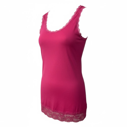 Lataa kuva 1. Pitsireunainen toppi