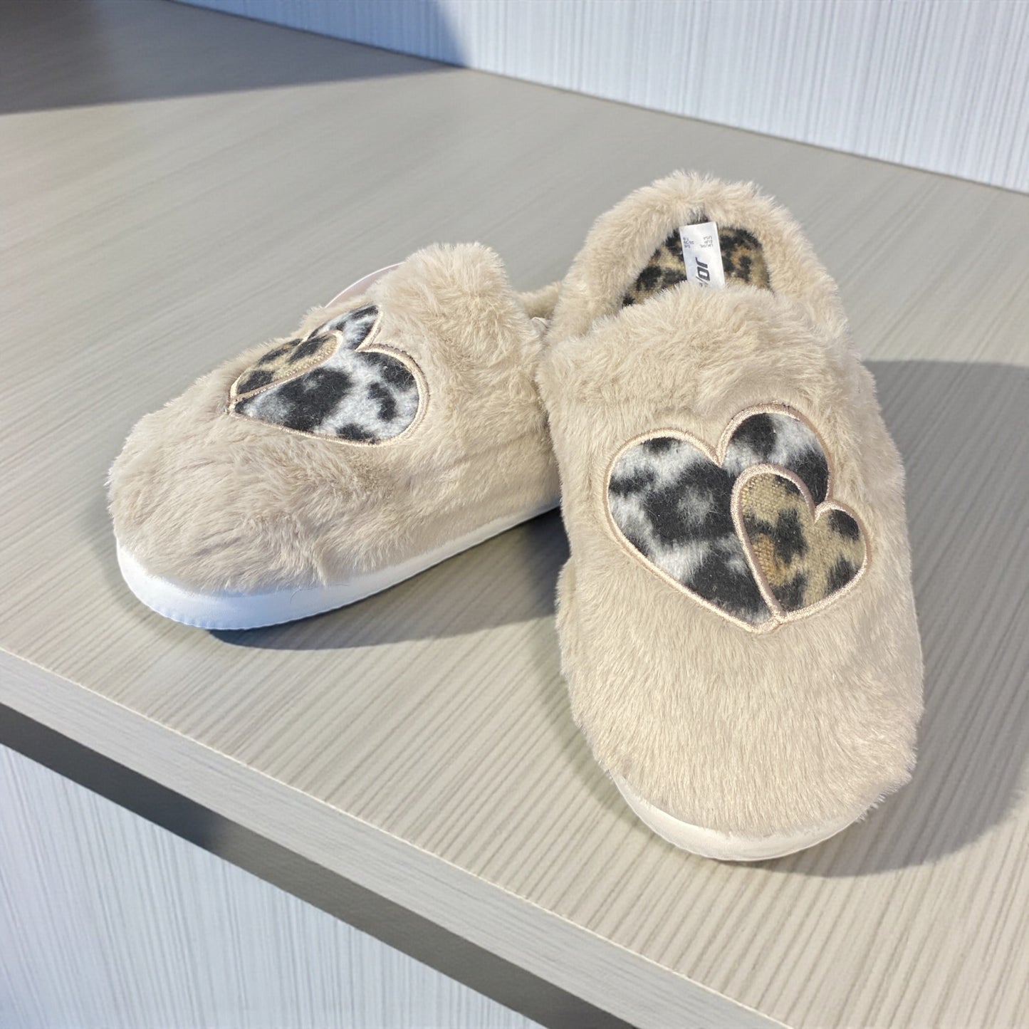 Naisten tossut – sydänkuosi