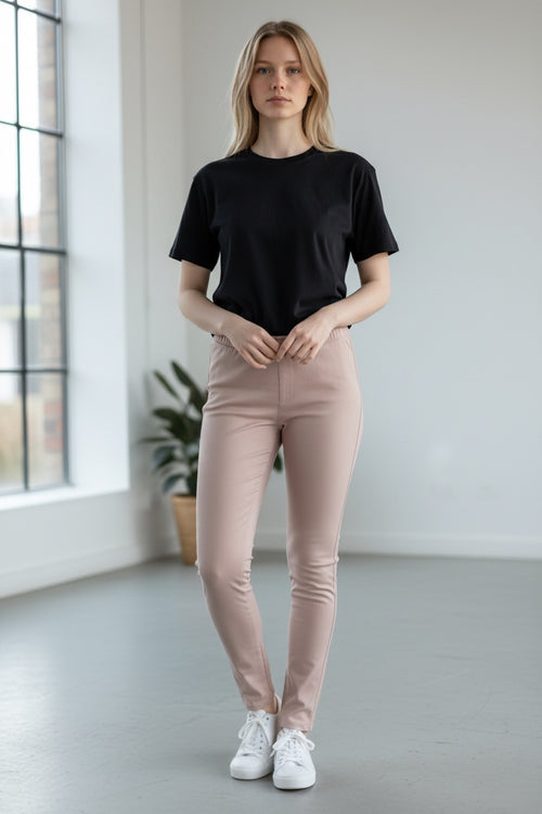 Lataa kuva 1. Slim Fit housut coated