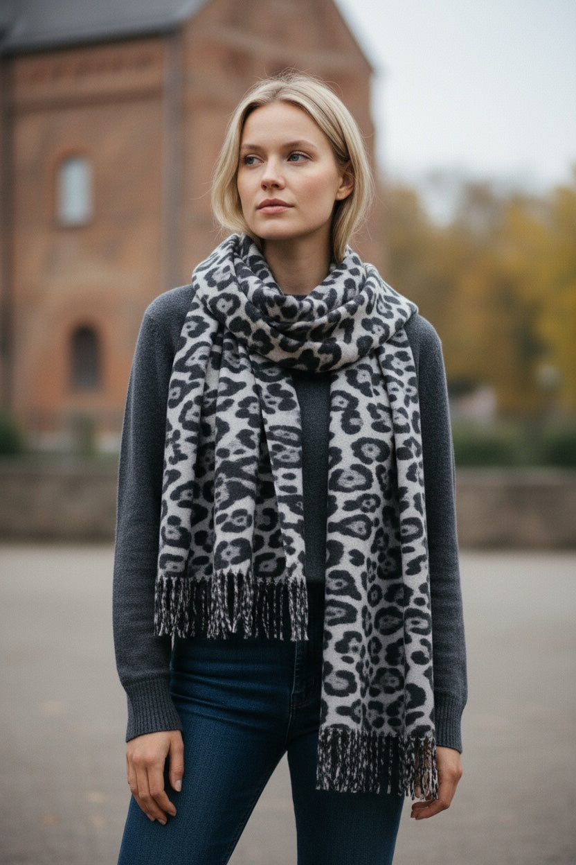 Leo-kuosinen Kaulahuivi