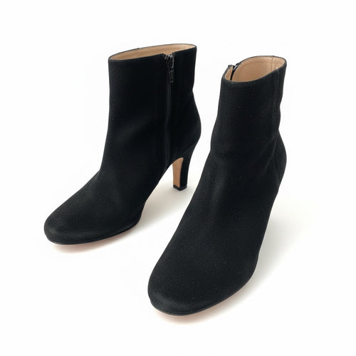 Lataa kuva 1. Noir Elegance -nilkkurit – ajaton musta klassikko koko 37