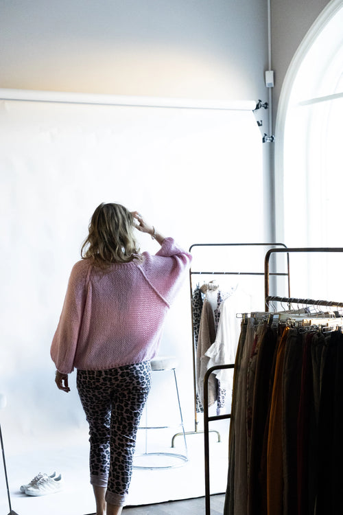 Lataa kuva 1. Box housut leo