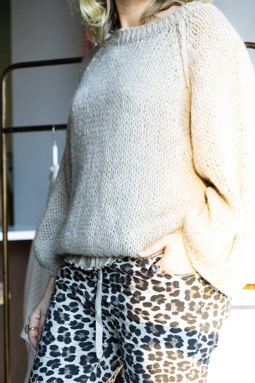 Lataa kuva 1. Box housut leo