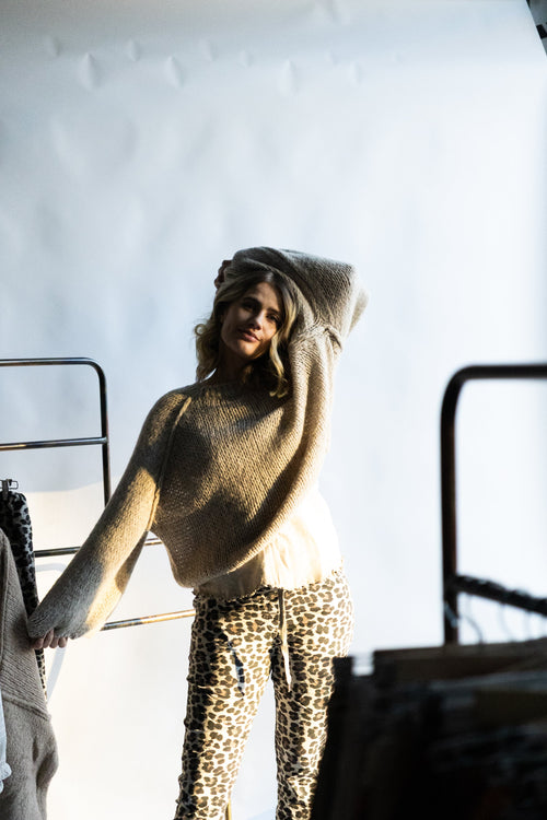 Lataa kuva 1. Box housut leo