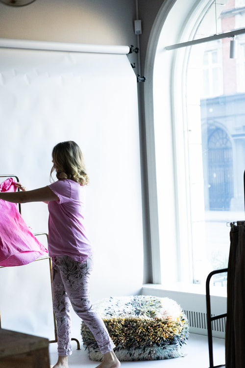 Lataa kuva 1. Box-housut lily