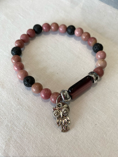 Lataa kuva 1. ArtTiina voimakoru, violetti kivi ja pöllö