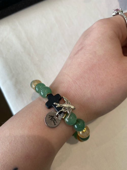 Lataa kuva 1. ArtTiina voimakoru, lintu ja risti