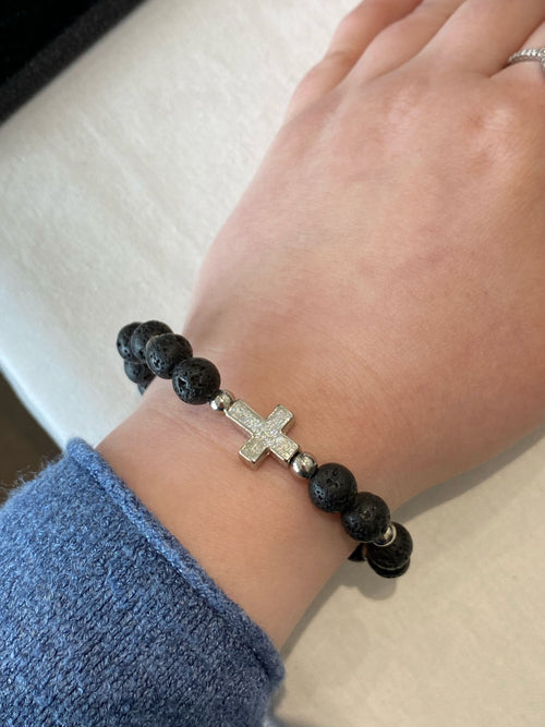 Lataa kuva 1. ArtTiina voimakoru, hopeanvärinen risti