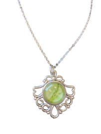 Lataa kuva 1. Adalmiina kaulakoru