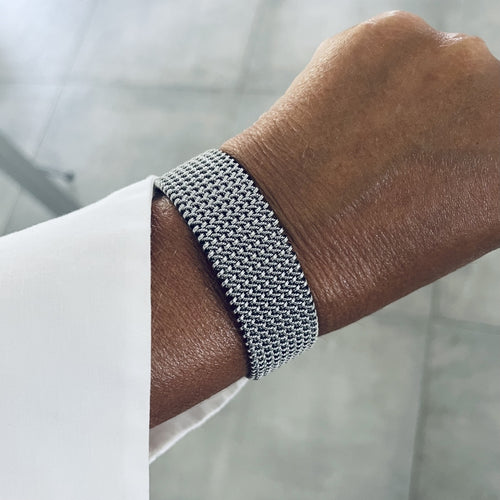 Lataa kuva 1. Barcelona käsirengas hopea