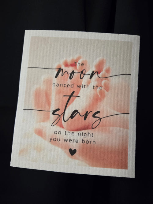 Lataa kuva 1. Tiskirätti Syntymä