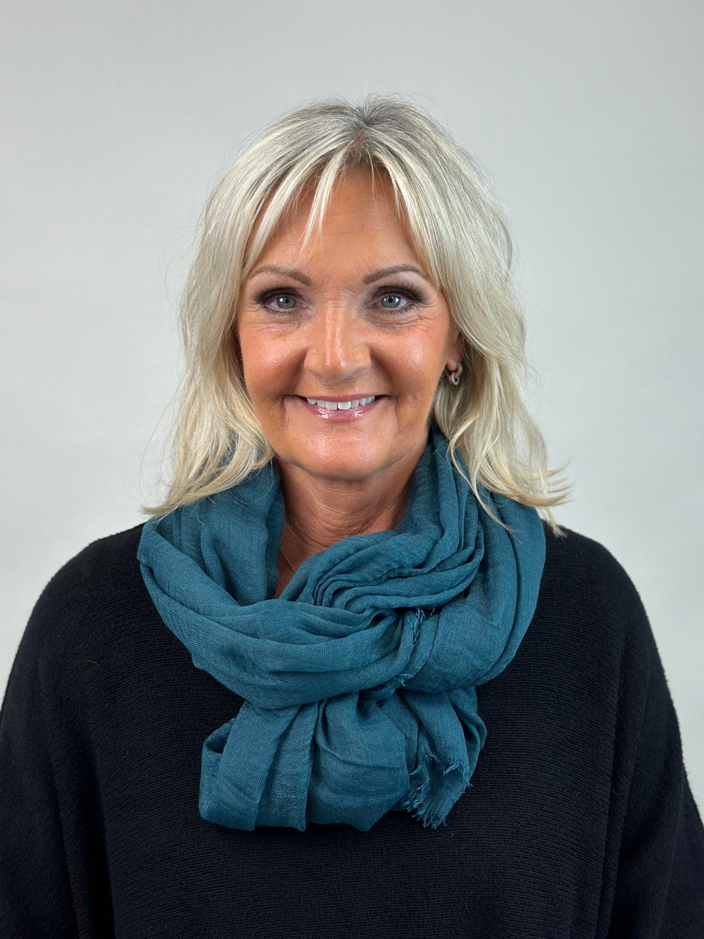 Viskoosi huivi, useita värejä